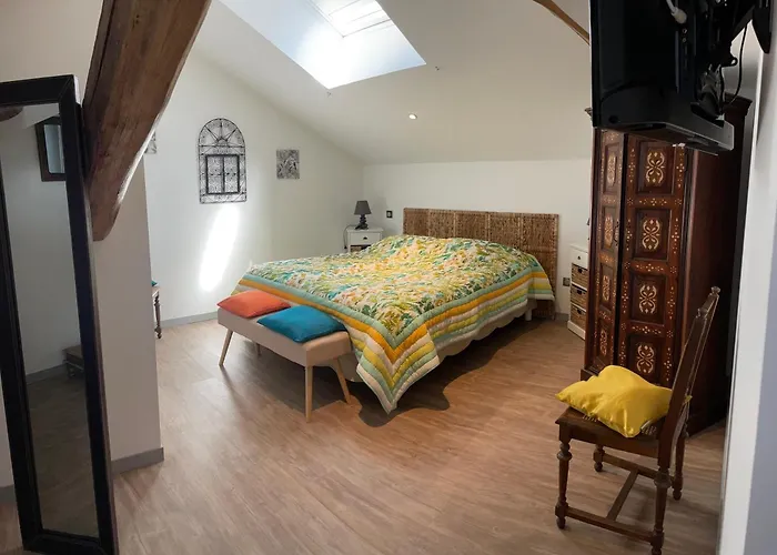 Pensjonat Les Cedres De Nauton 3*