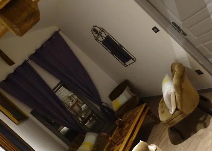 Pensjonat Les Cedres De Nauton 3*