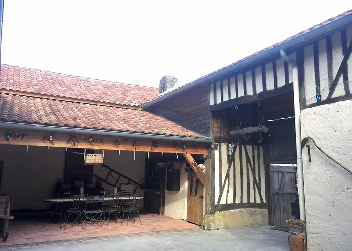 Pensjonat Les Cedres De Nauton Vergoignan